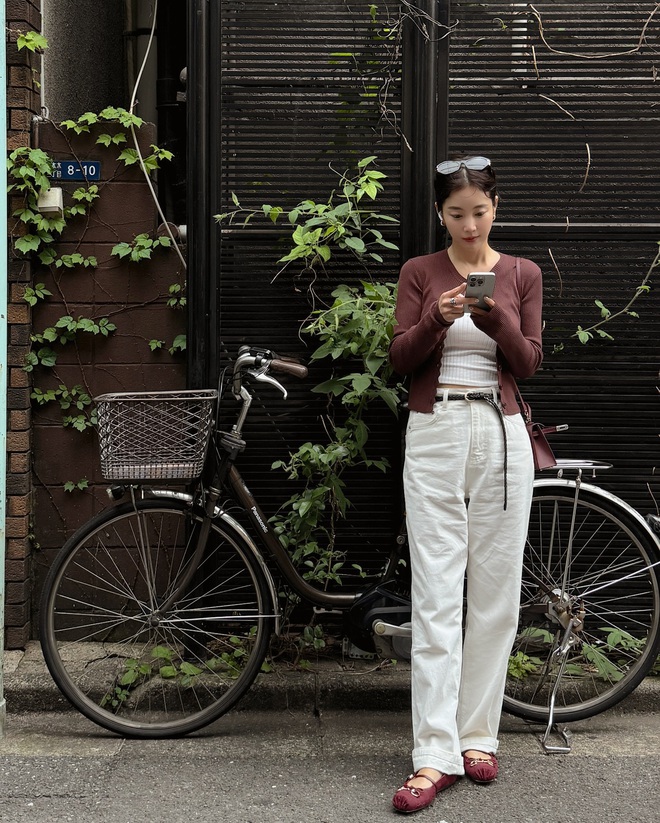 4 mẫu quần jeans không bao giờ lỗi mốt, phụ nữ trên 40 tuổi mặc là đẹp nhất- Ảnh 9.