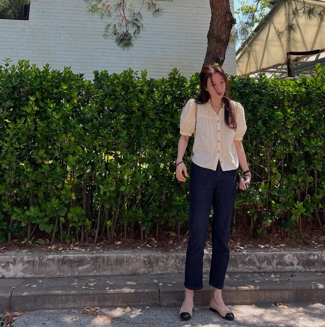 4 mẫu quần jeans không bao giờ lỗi mốt, phụ nữ trên 40 tuổi mặc là đẹp nhất- Ảnh 1.