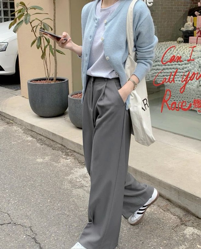 4 món đồ thu must-have, sau 35 bạn mặc kiểu gì cũng đẹp- Ảnh 4. 4 món đồ thu must-have, sau 35 bạn mặc kiểu gì cũng đẹp- Ảnh 4.