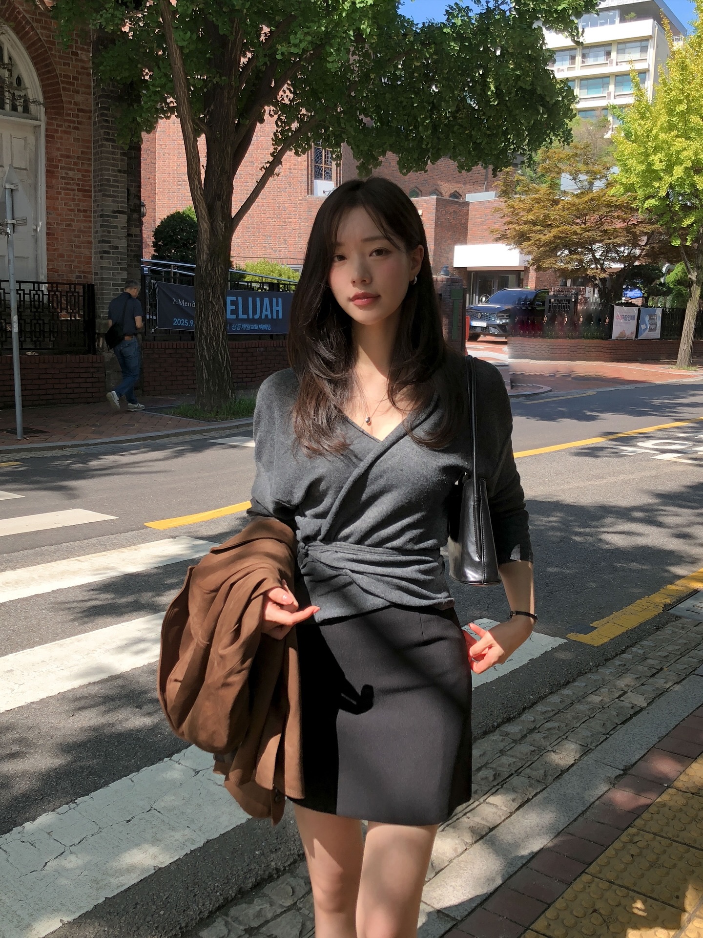 5 màu sắc trang phục thịnh hành nhất mùa thu này: Toàn màu sang trọng và dễ mặc- Ảnh 9. 5 màu sắc trang phục thịnh hành nhất mùa thu này: Toàn màu sang trọng và dễ mặc- Ảnh 9.