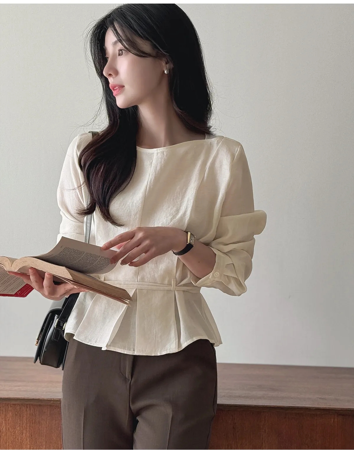 5 món thời trang công sở tôn dáng tuyệt đỉnh, cứ mặc lên là trông cao ráo và thon thả hơn hẳn- Ảnh 2. 5 món thời trang công sở tôn dáng tuyệt đỉnh, cứ mặc lên là trông cao ráo và thon thả hơn hẳn- Ảnh 2.