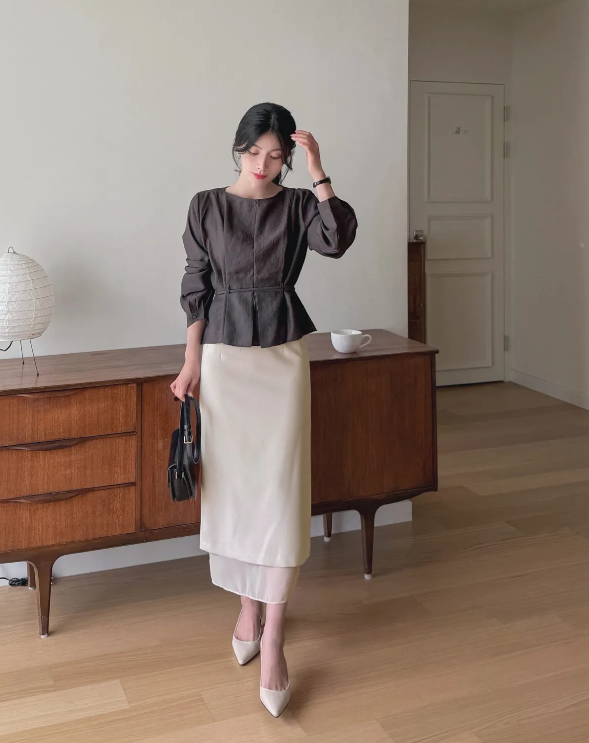 5 món thời trang công sở tôn dáng tuyệt đỉnh, cứ mặc lên là trông cao ráo và thon thả hơn hẳn- Ảnh 3. 5 món thời trang công sở tôn dáng tuyệt đỉnh, cứ mặc lên là trông cao ráo và thon thả hơn hẳn- Ảnh 3.