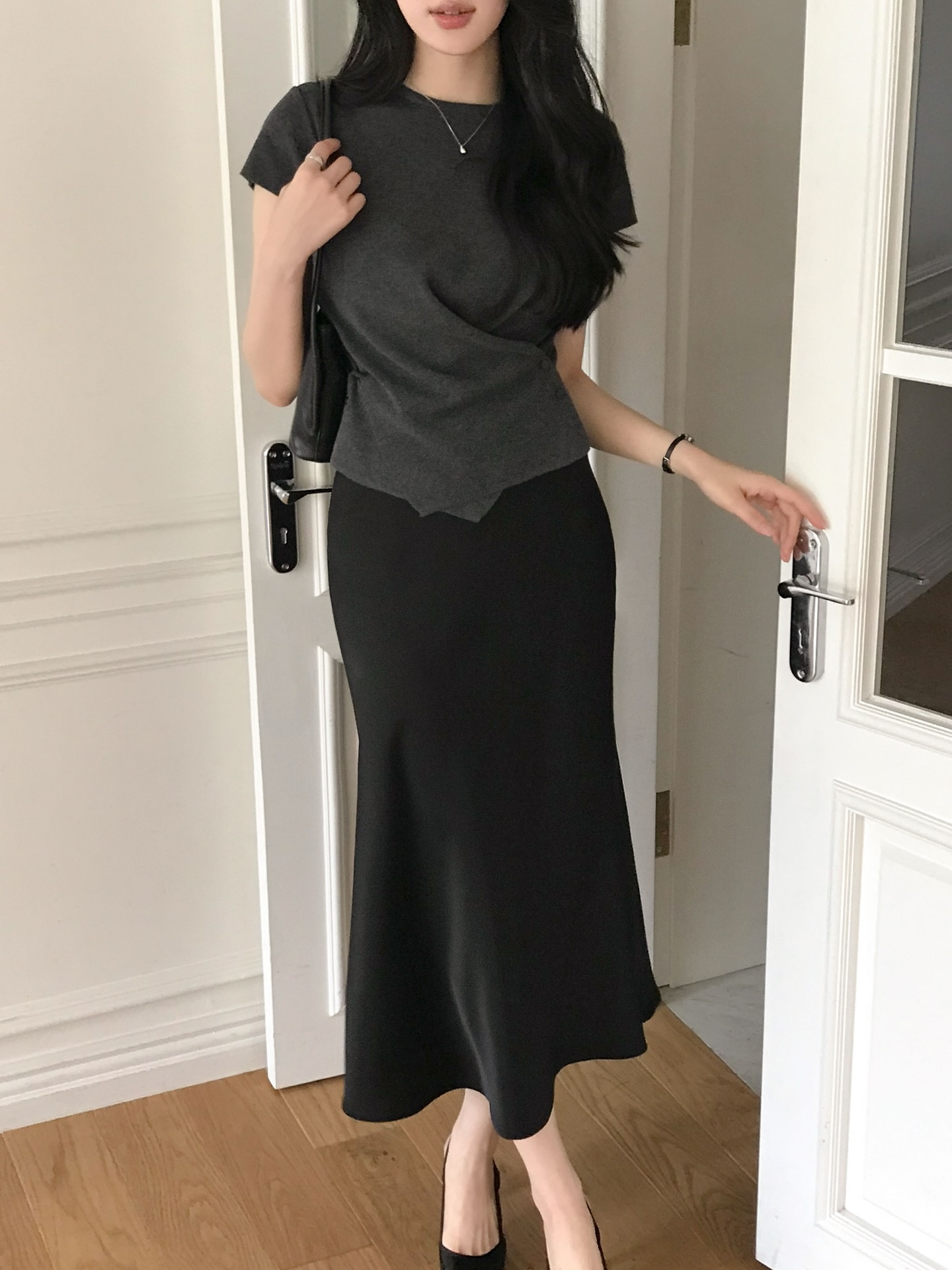 5 món thời trang công sở tôn dáng tuyệt đỉnh, cứ mặc lên là trông cao ráo và thon thả hơn hẳn- Ảnh 6. 5 món thời trang công sở tôn dáng tuyệt đỉnh, cứ mặc lên là trông cao ráo và thon thả hơn hẳn- Ảnh 6.