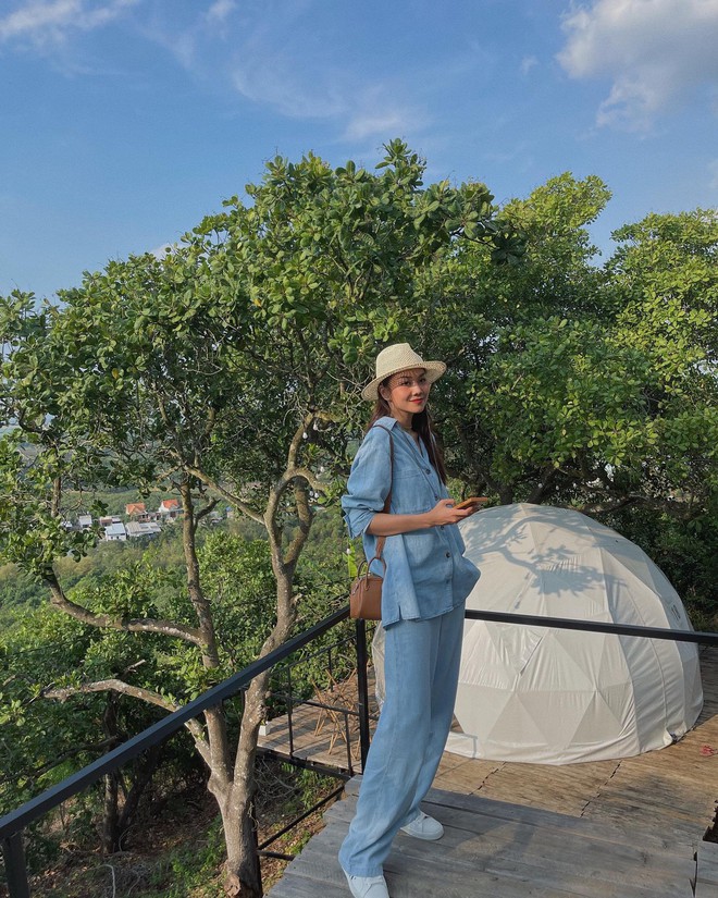 5 món thời trang được dàn sao nữ 40+ mặc thường xuyên để hack tuổi xuất sắc- Ảnh 12. 5 món thời trang được dàn sao nữ 40+ mặc thường xuyên để hack tuổi xuất sắc- Ảnh 12.