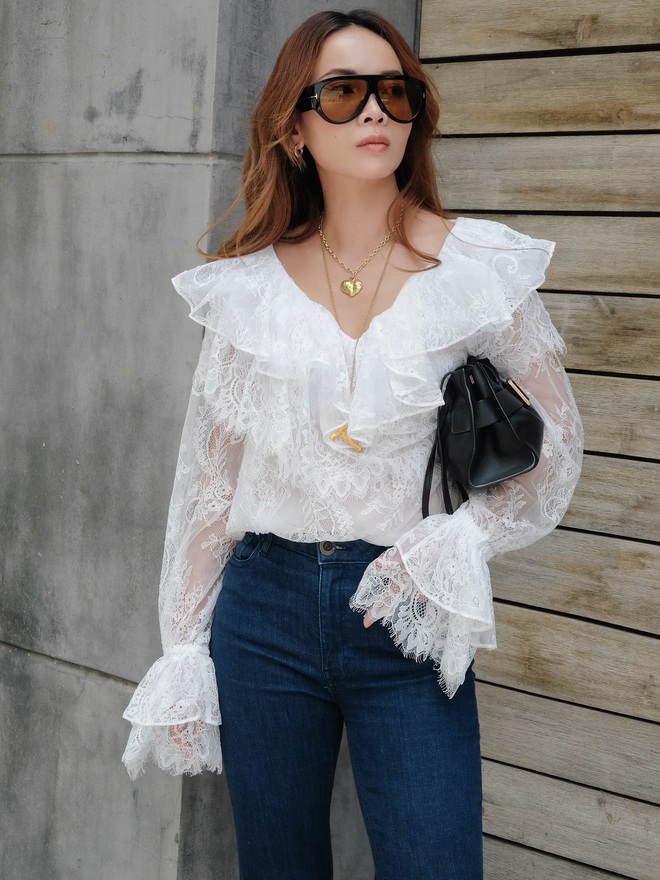 5 món thời trang được dàn sao nữ 40+ mặc thường xuyên để hack tuổi xuất sắc- Ảnh 1. 5 món thời trang được dàn sao nữ 40+ mặc thường xuyên để hack tuổi xuất sắc- Ảnh 1.