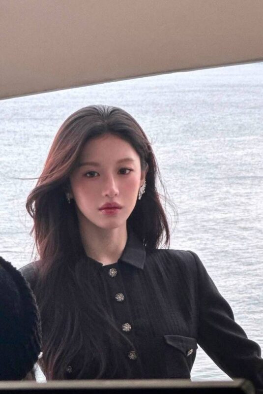 Ảnh chụp vội của sao nữ mặt kim cương: Netizen ví như "được dát vàng vào mắt" anh chup voi cua sao nu mat kim cuong netizen vi nhu duoc dat vang vao mat