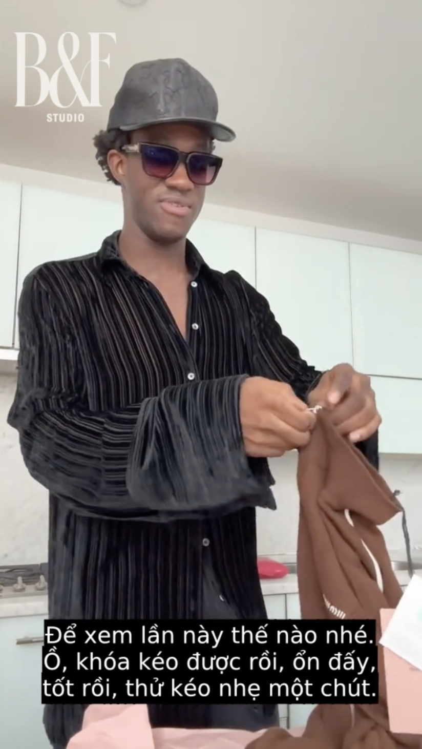 Chàng trai mặc đẹp nhất TikTok phốt đồ Miu Miu quá tệ: 470 triệu cho 2 chiếc áo bung khuy, rớt khoá ngay khi unbox- Ảnh 7. Chàng trai mặc đẹp nhất TikTok phốt đồ Miu Miu quá tệ: 470 triệu cho 2 chiếc áo bung khuy, rớt khoá ngay khi unbox- Ảnh 7.