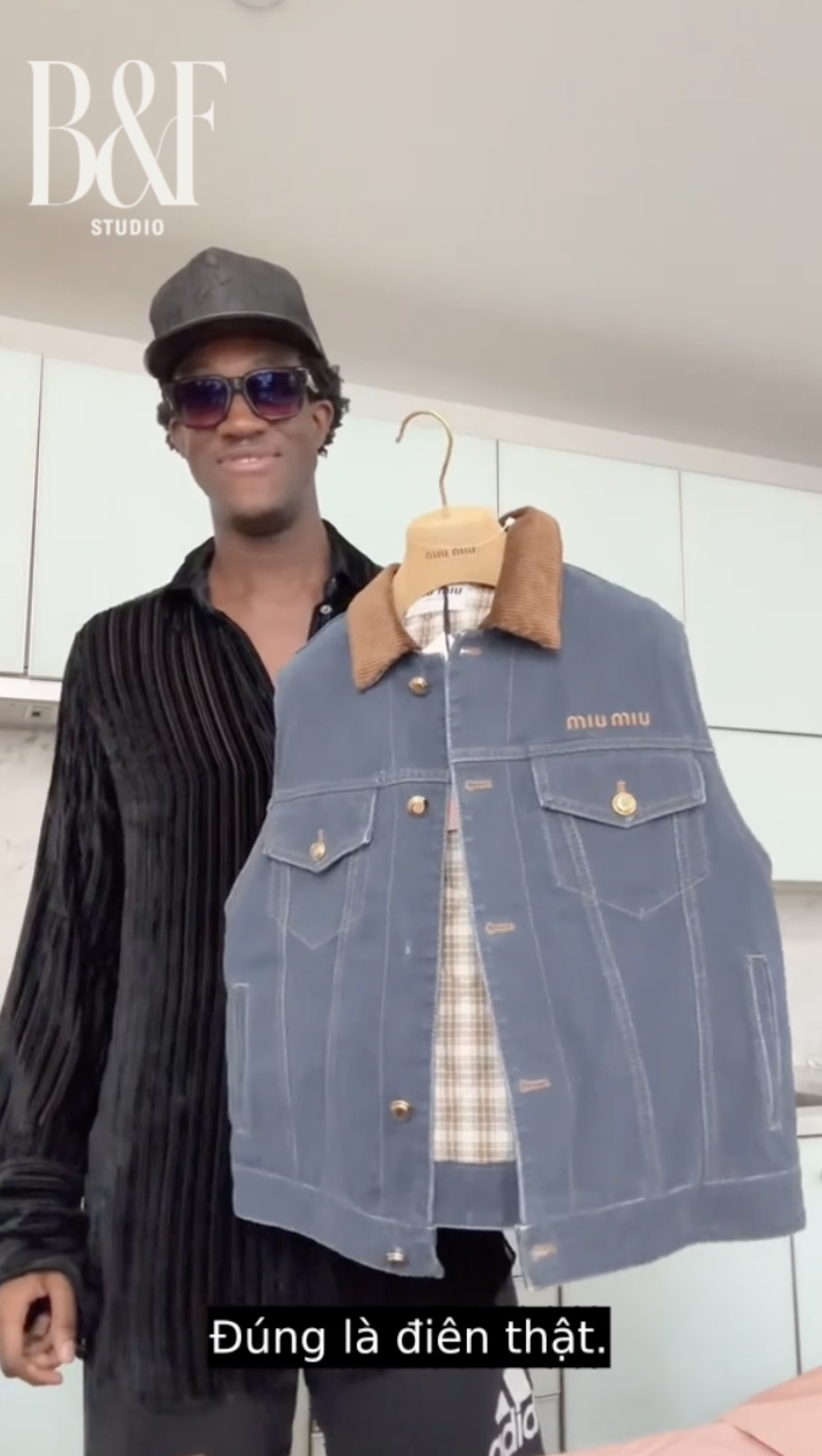 Chàng trai mặc đẹp nhất TikTok phốt đồ Miu Miu quá tệ: 470 triệu cho 2 chiếc áo bung khuy, rớt khoá ngay khi unbox- Ảnh 9. Chàng trai mặc đẹp nhất TikTok phốt đồ Miu Miu quá tệ: 470 triệu cho 2 chiếc áo bung khuy, rớt khoá ngay khi unbox- Ảnh 9.