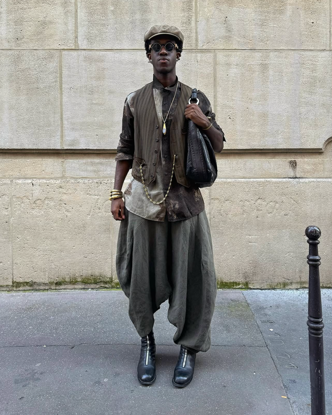 Chàng trai mặc đẹp nhất TikTok phốt đồ Miu Miu quá tệ: 470 triệu cho 2 chiếc áo bung khuy, rớt khoá ngay khi unbox- Ảnh 12. Chàng trai mặc đẹp nhất TikTok phốt đồ Miu Miu quá tệ: 470 triệu cho 2 chiếc áo bung khuy, rớt khoá ngay khi unbox- Ảnh 12.