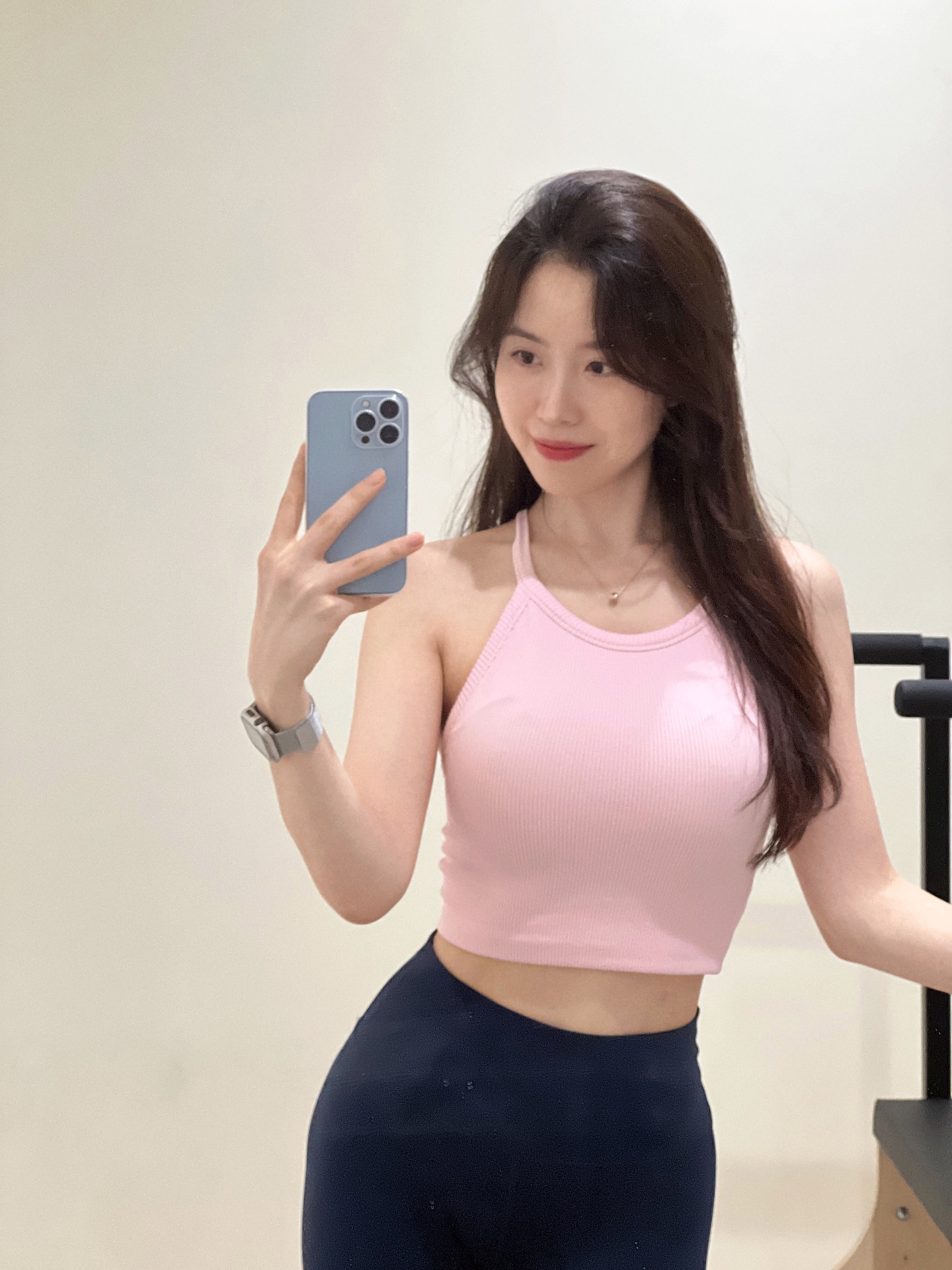 Động tác giữ 5 giây mà siết mỡ bụng cực kỳ hiệu nghiệm, khuyên chị em tuổi 35+ nên tập mỗi ngày- Ảnh 2. Động tác giữ 5 giây mà siết mỡ bụng cực kỳ hiệu nghiệm, khuyên chị em tuổi 35+ nên tập mỗi ngày- Ảnh 2.