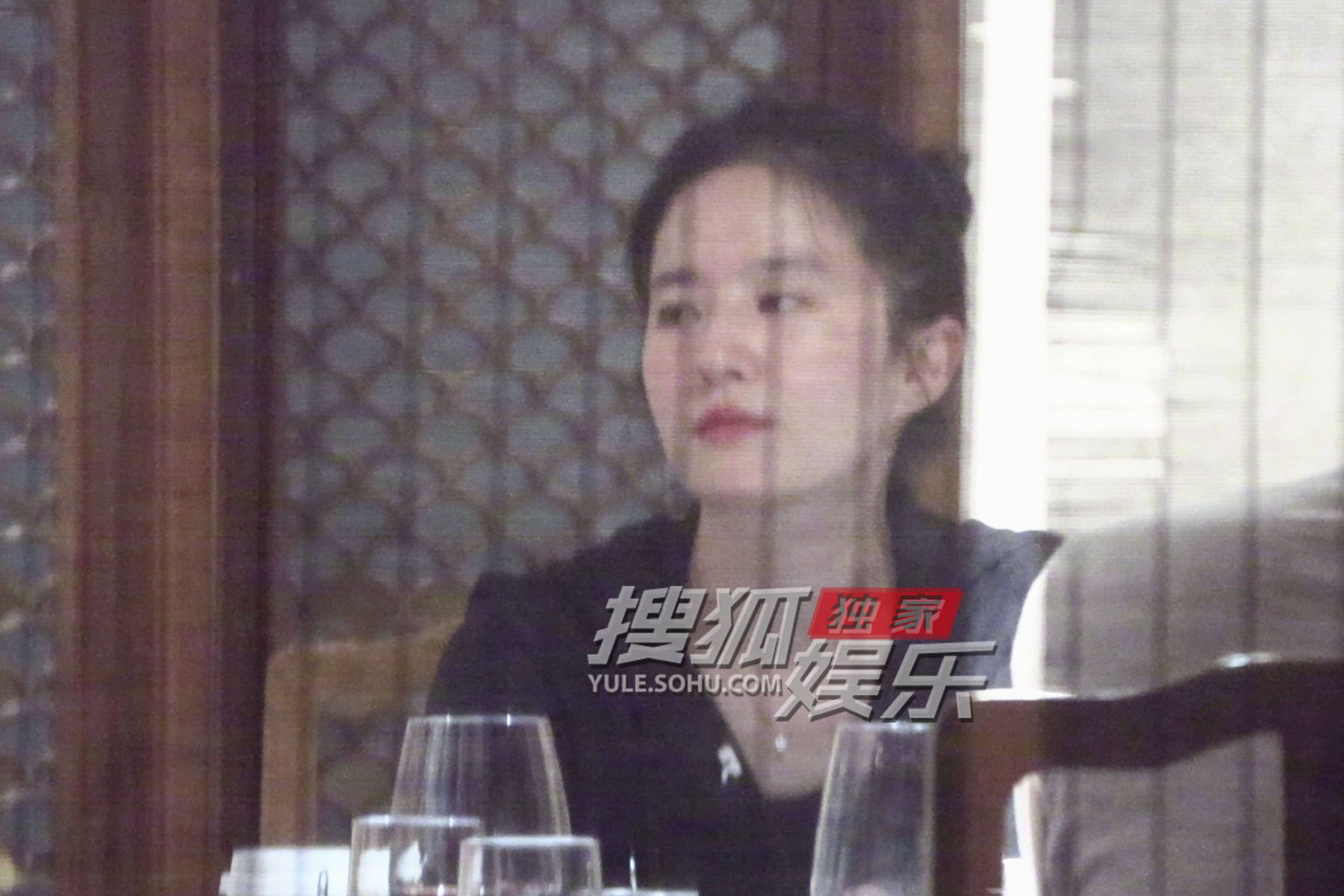 Mặt mộc gần đây của Lưu Diệc Phi- Ảnh 3.