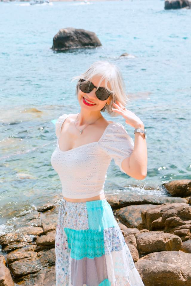 Người phụ nữ tuổi 60 này tập theo Youtube mỗi ngày, vòng eo 59cm nhờ động tác siết mỡ đơn giản- Ảnh 2. Người phụ nữ tuổi 60 này tập theo Youtube mỗi ngày, vòng eo 59cm nhờ động tác siết mỡ đơn giản- Ảnh 2.