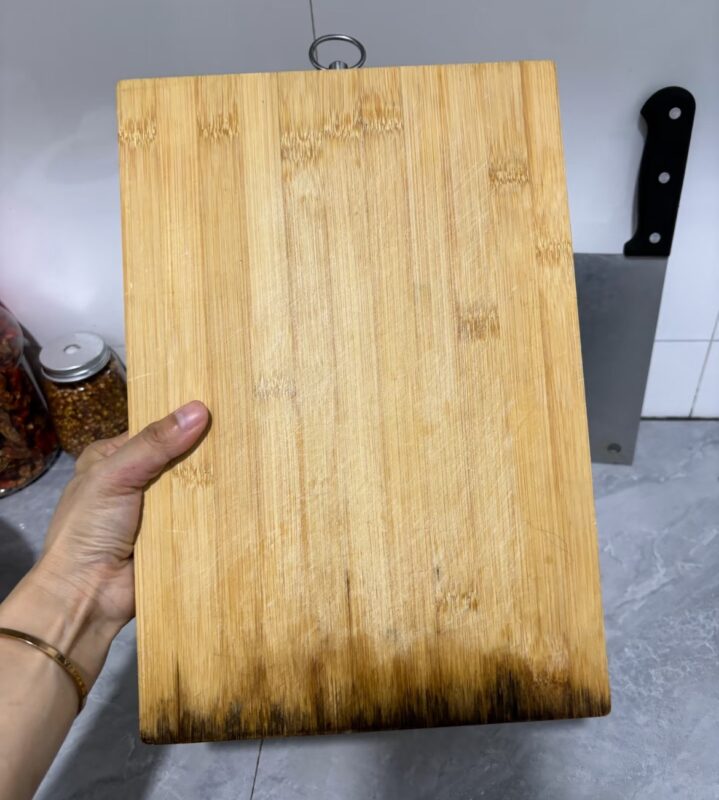 Nói thật: Dùng thớt sai cách thì cứ chờ… bệnh vào người, dẫn lối ung thư! noi that dung thot sai cach thi cu cho benh vao nguoi dan loi ung thu