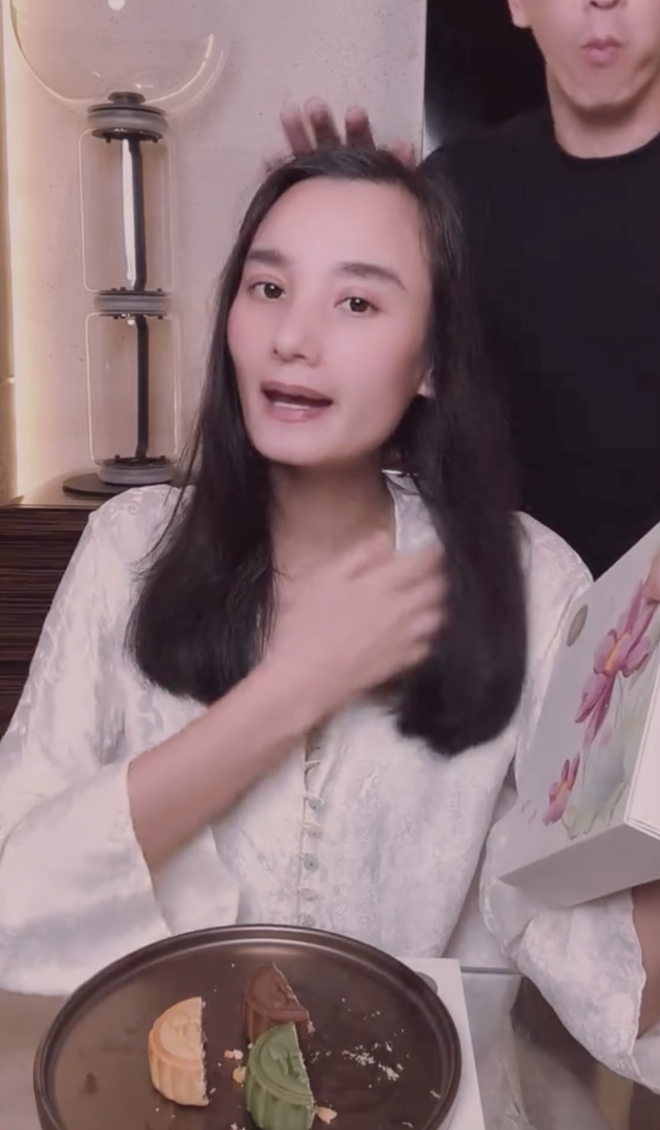 Nữ người mẫu bị chê xấu suốt 15 năm, giải nghệ rồi bỗng khẩu chiến với cư dân mạng- Ảnh 2. Nữ người mẫu bị chê xấu suốt 15 năm, giải nghệ rồi bỗng khẩu chiến với cư dân mạng- Ảnh 2.