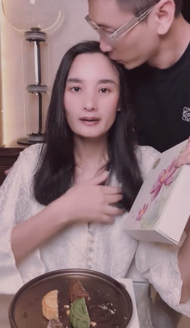 Nữ người mẫu bị chê xấu suốt 15 năm, giải nghệ rồi bỗng khẩu chiến với cư dân mạng- Ảnh 1. Nữ người mẫu bị chê xấu suốt 15 năm, giải nghệ rồi bỗng khẩu chiến với cư dân mạng- Ảnh 1.