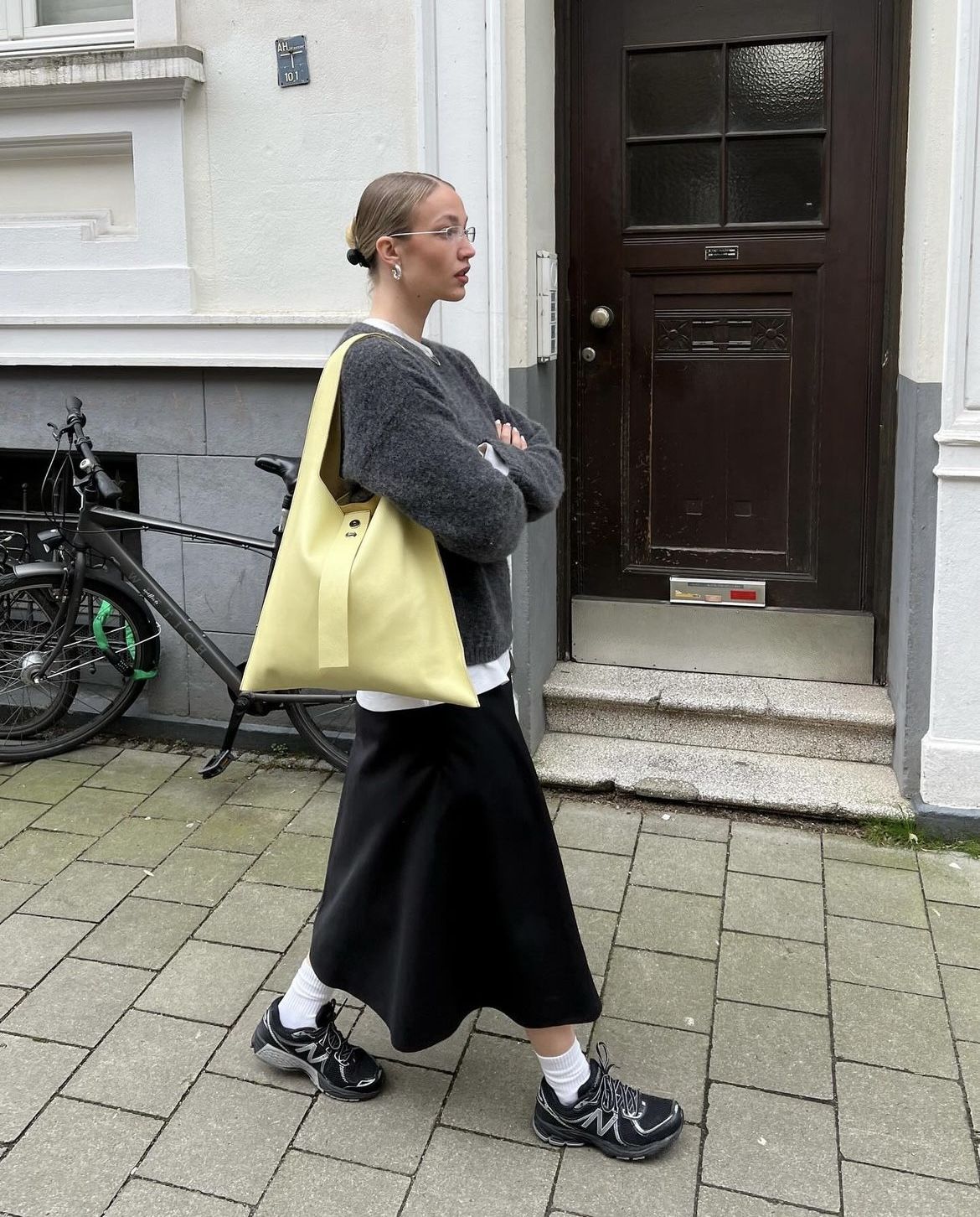 Salomon - Đôi sneakers “thô kệch” trở thành đồng phục của hội IT girl toàn cầu- Ảnh 34.