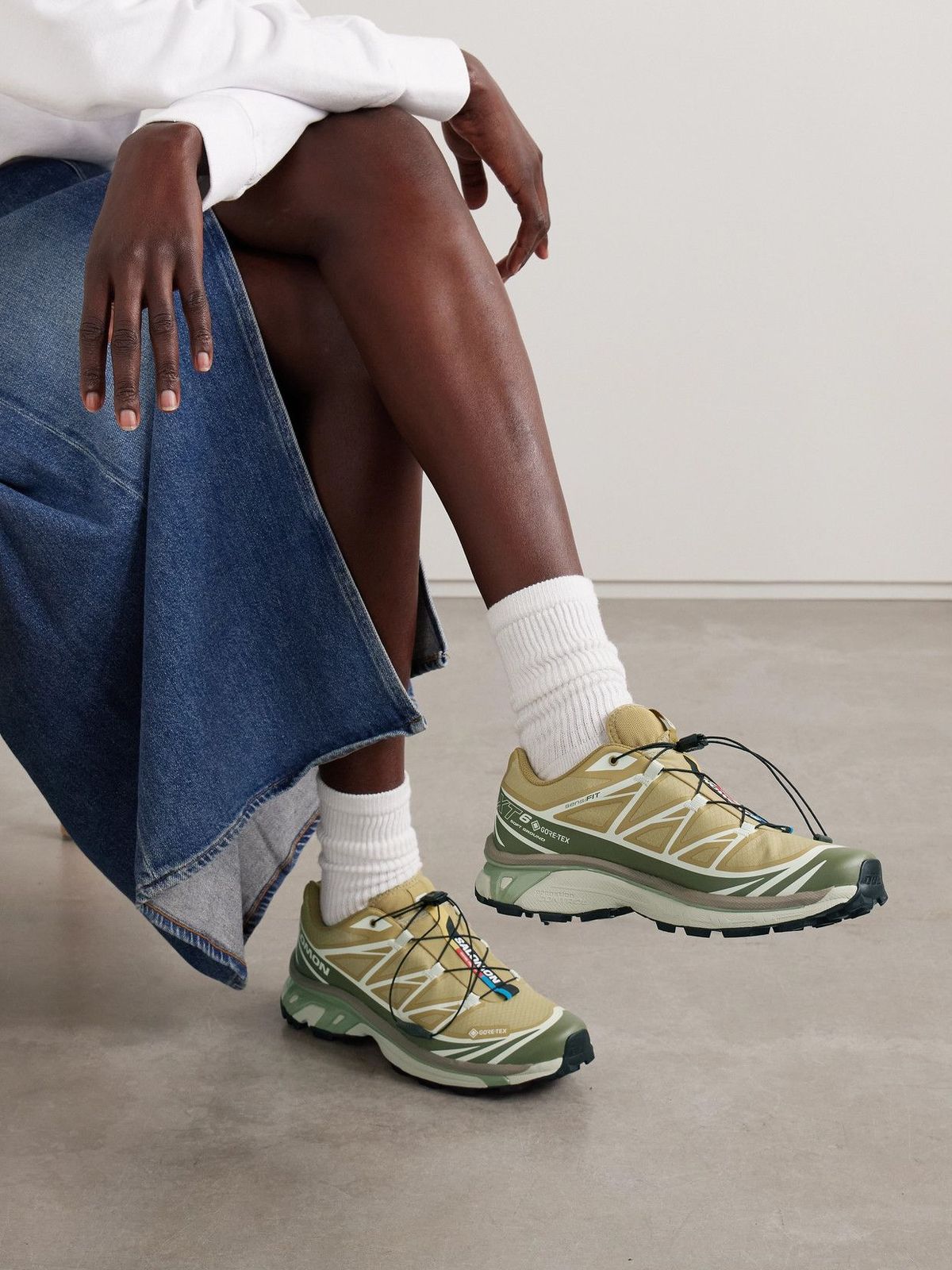 Salomon - Đôi sneakers “thô kệch” trở thành đồng phục của hội IT girl toàn cầu- Ảnh 8.