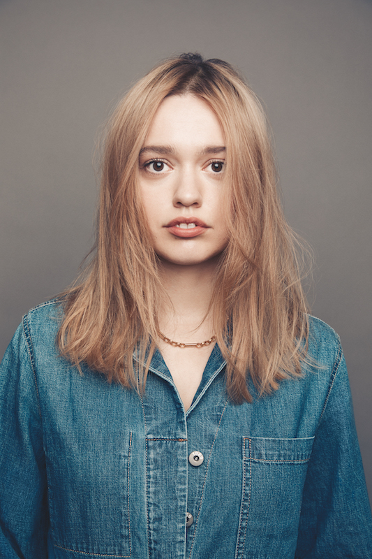 Sao nữ hút trọn sự chú ý trên thảm đỏ bằng hàm răng Sao nữ hút trọn sự chú ý trên thảm đỏ bằng hàm răng