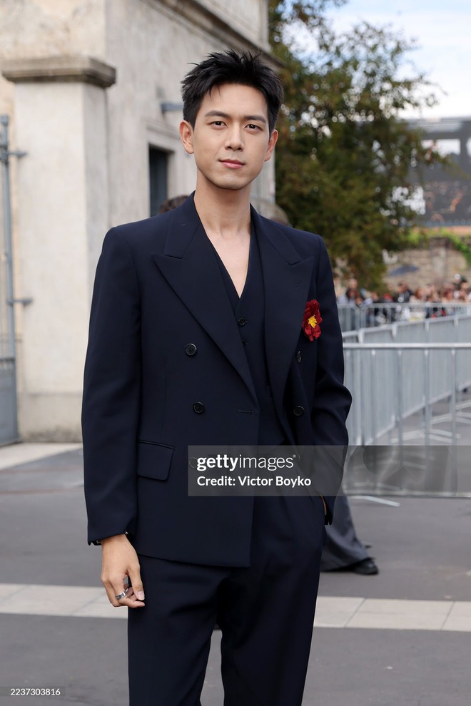 Show Prada hiu hắt đến tội, dàn Đại sứ đồng loạt mất tích vì đâu?- Ảnh 5.