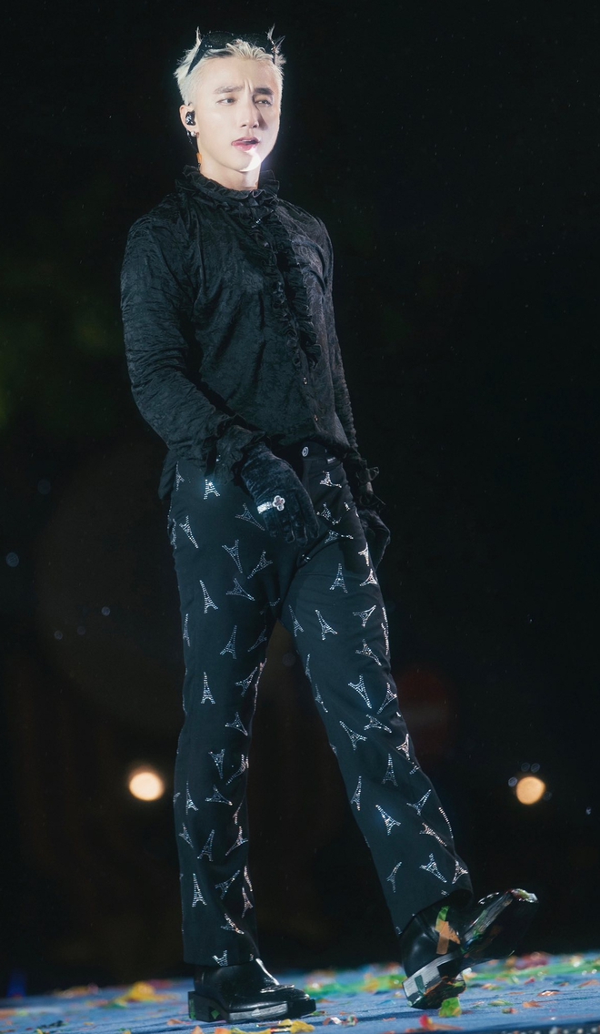 Sơn Tùng M-TP được khen mặc đẹp hơn người mẫu 1m8 của Balenciaga, có xứng đáng?- Ảnh 8.