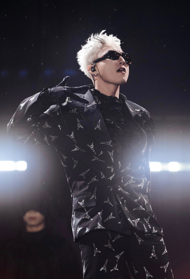 Sơn Tùng M-TP được khen mặc đẹp hơn người mẫu 1m8 của Balenciaga, có xứng đáng?- Ảnh 4.