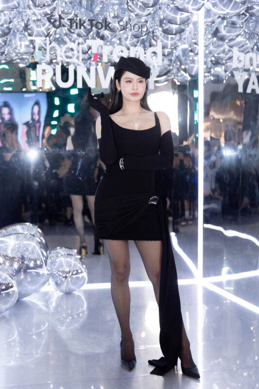 Thảm đỏ TikTok Shop Fashion Show: Sao Việt và fashionista “đổ bộ”, visual bùng nổ tham do tiktok shop fashion show sao viet va fashionista do bo visual bung no