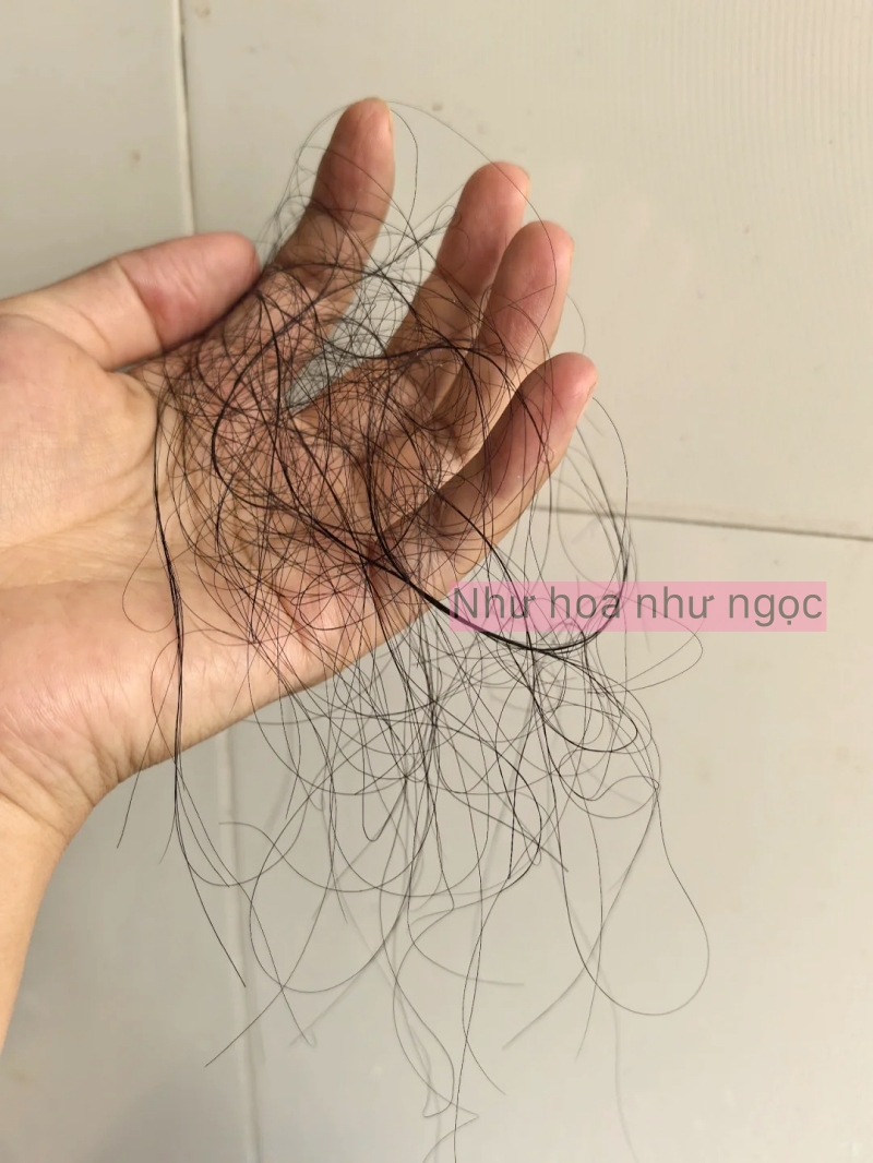 Tôi gội đầu bằng bột mì thay dầu gội, sau 2 tháng nhận ra mái tóc mình thay đổi hẳn- Ảnh 3. Tôi gội đầu bằng bột mì thay dầu gội, sau 2 tháng nhận ra mái tóc mình thay đổi hẳn- Ảnh 3.