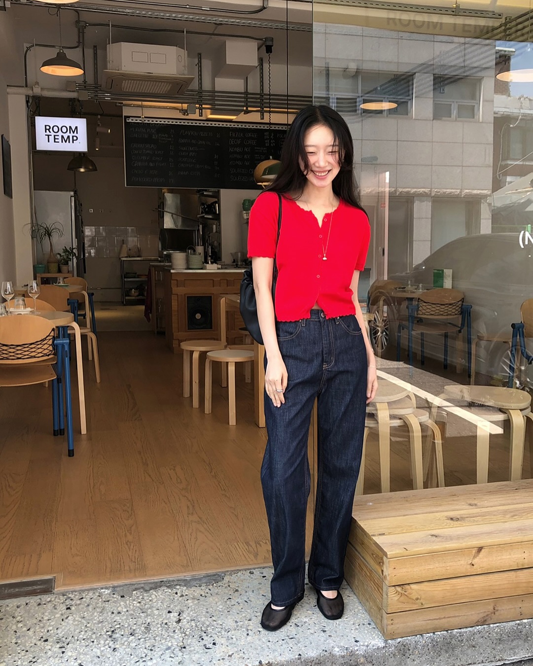 Trang phục màu đỏ chính là xu hướng hot nhất thu này: 10 cách diện giúp nàng nổi nhất khu phố, độ sang chảnh miễn bàn- Ảnh 3. Trang phục màu đỏ chính là xu hướng hot nhất thu này: 10 cách diện giúp nàng nổi nhất khu phố, độ sang chảnh miễn bàn- Ảnh 3.