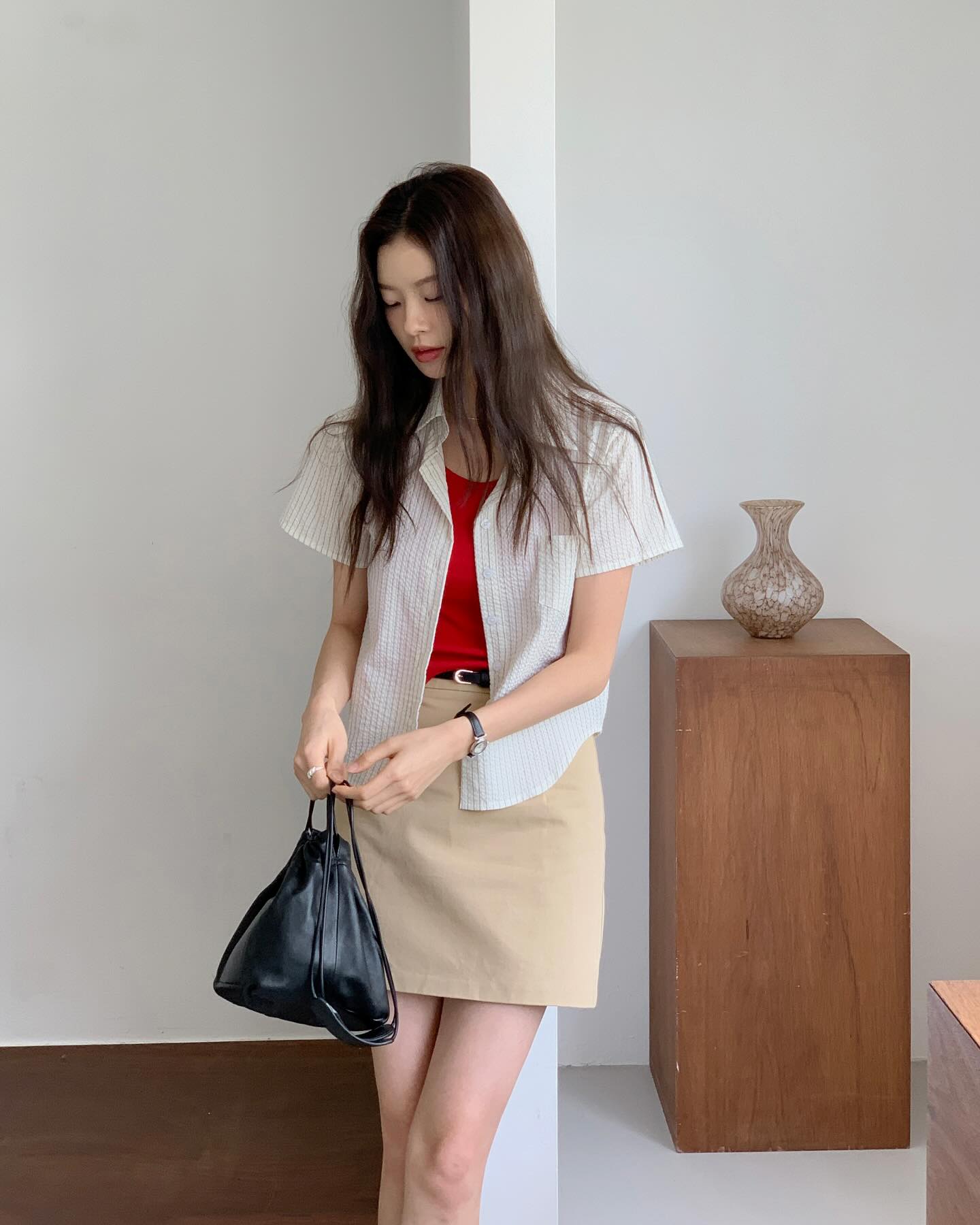 Trang phục màu đỏ chính là xu hướng hot nhất thu này: 10 cách diện giúp nàng nổi nhất khu phố, độ sang chảnh miễn bàn- Ảnh 4. Trang phục màu đỏ chính là xu hướng hot nhất thu này: 10 cách diện giúp nàng nổi nhất khu phố, độ sang chảnh miễn bàn- Ảnh 4.