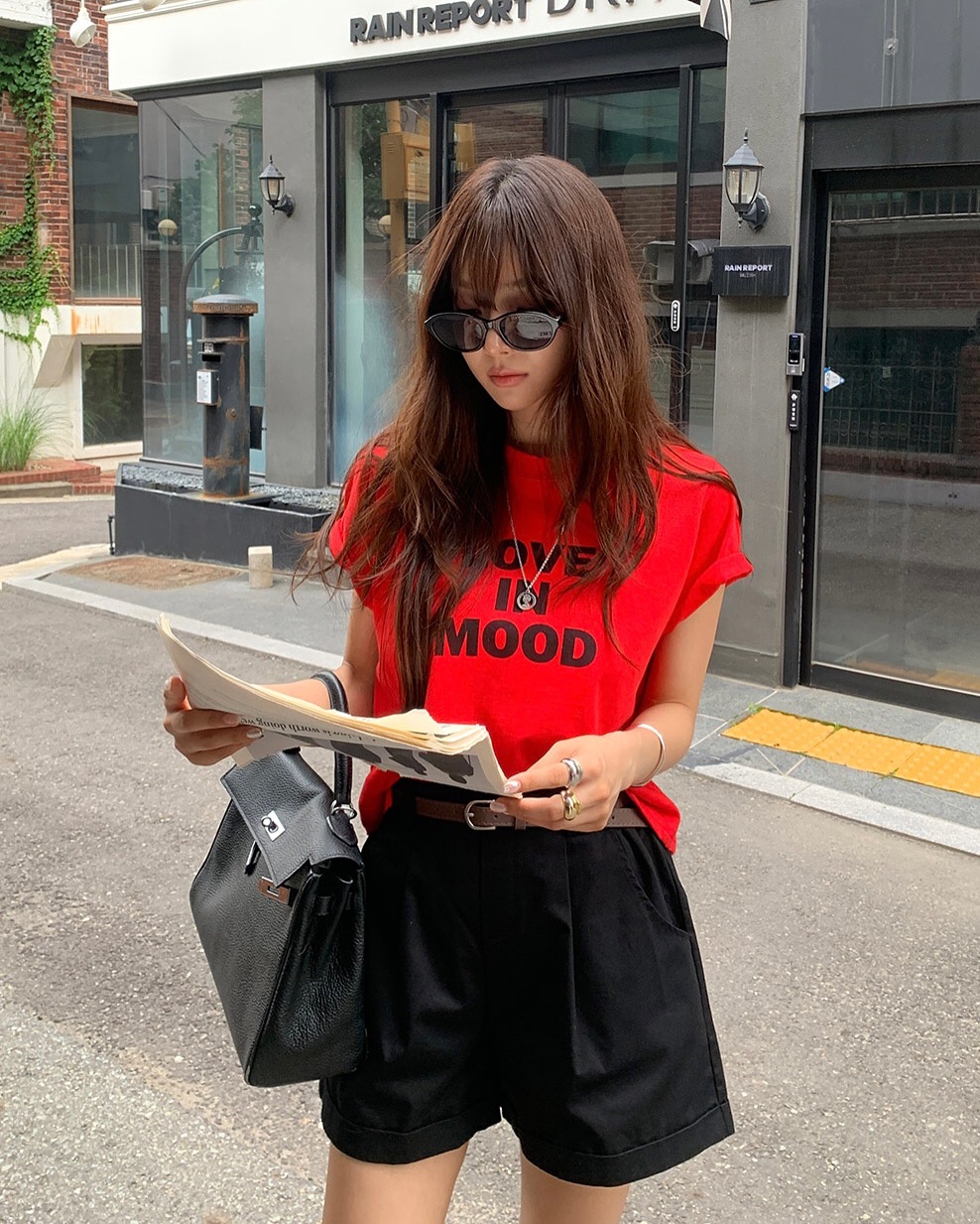 Trang phục màu đỏ chính là xu hướng hot nhất thu này: 10 cách diện giúp nàng nổi nhất khu phố, độ sang chảnh miễn bàn- Ảnh 5. Trang phục màu đỏ chính là xu hướng hot nhất thu này: 10 cách diện giúp nàng nổi nhất khu phố, độ sang chảnh miễn bàn- Ảnh 5.