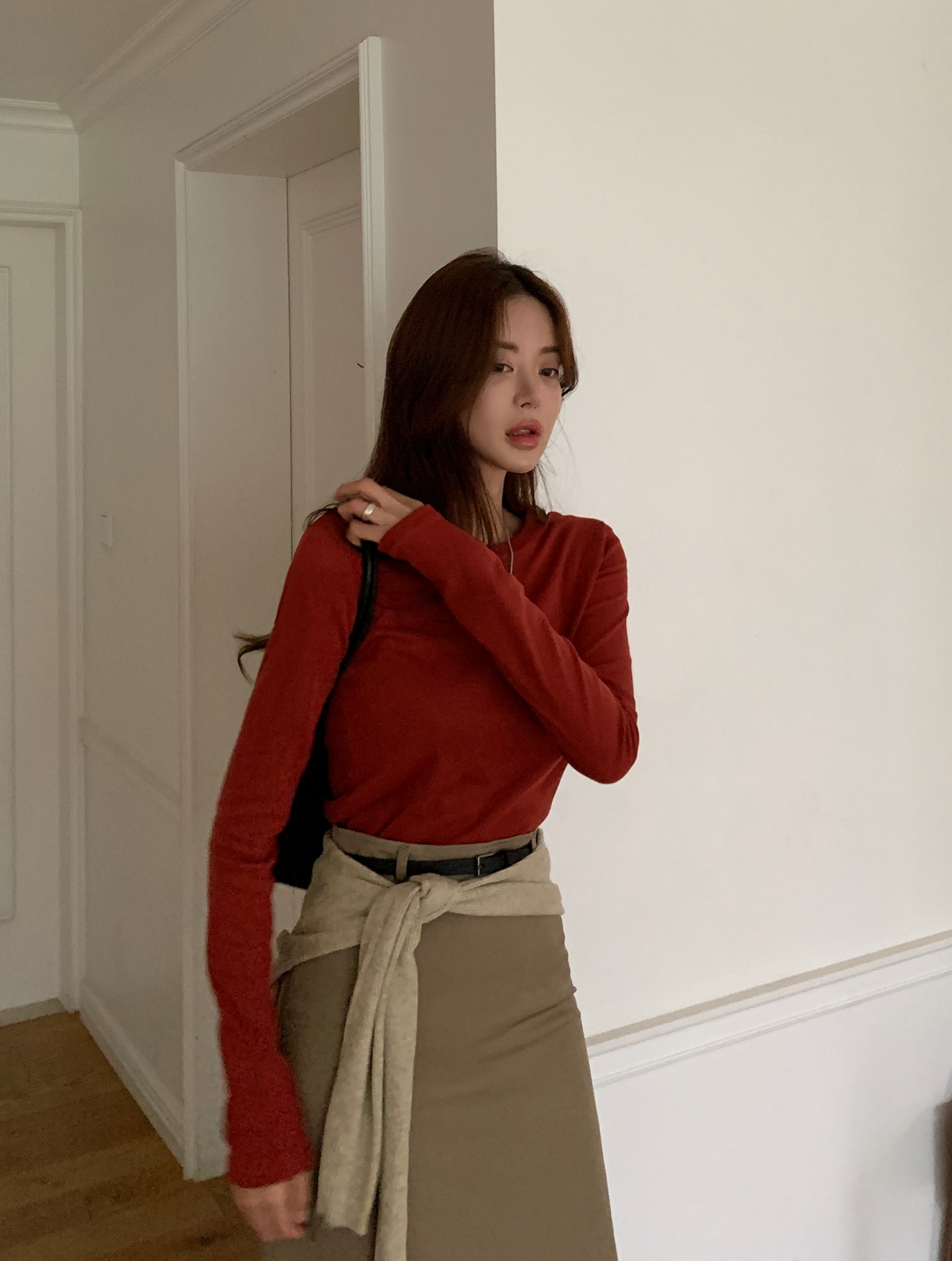 Trang phục màu đỏ chính là xu hướng hot nhất thu này: 10 cách diện giúp nàng nổi nhất khu phố, độ sang chảnh miễn bàn- Ảnh 10. Trang phục màu đỏ chính là xu hướng hot nhất thu này: 10 cách diện giúp nàng nổi nhất khu phố, độ sang chảnh miễn bàn- Ảnh 10.