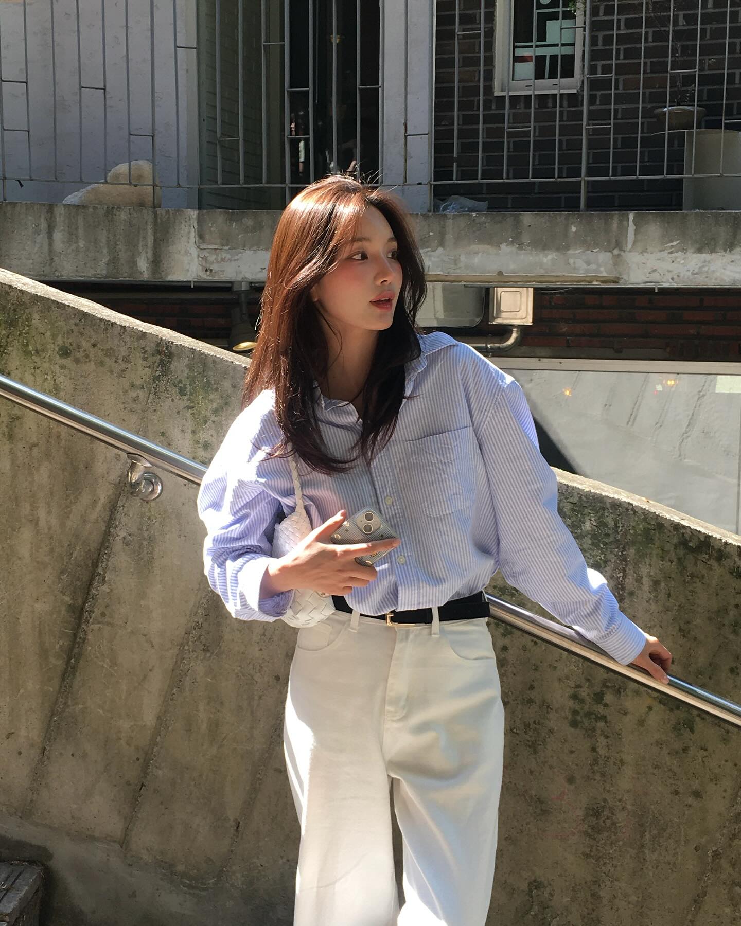 Vào mùa thu, chị em cứ mặc 5 món thời trang này là trẻ trung nhất- Ảnh 7.