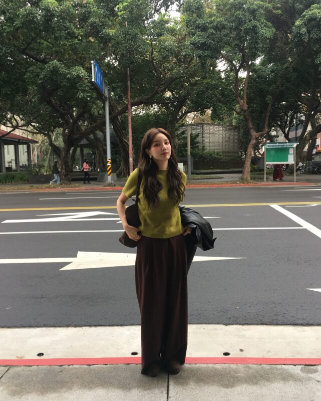 Vào mùa thu, chị em cứ mặc 5 món thời trang này là trẻ trung nhất vao mua thu chi em cu mac 5 mon thoi trang nay la tre trung nhat