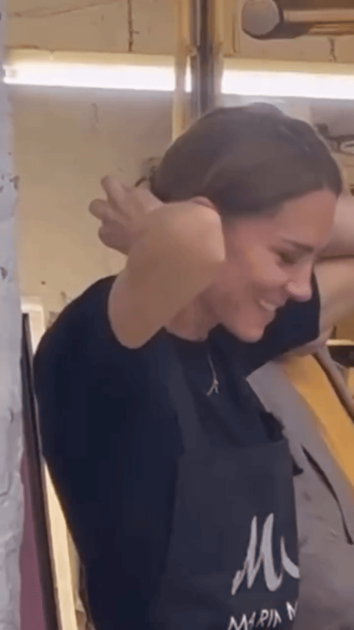 Vương phi Kate tay không búi tóc, thu hút hơn 54 triệu người xem- Ảnh 3.