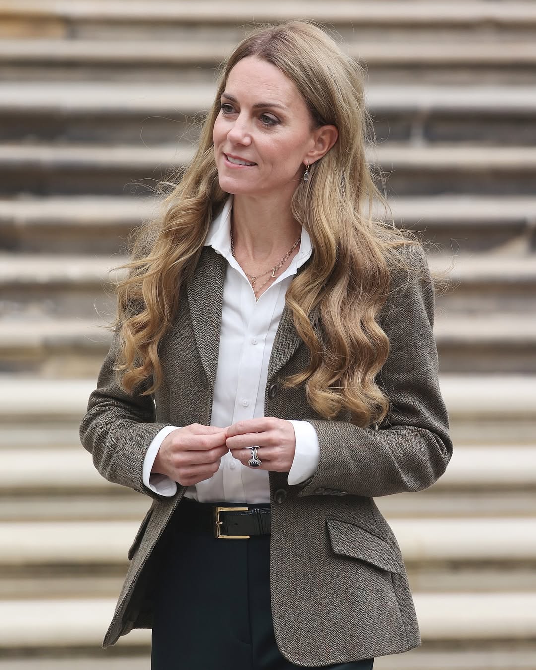 Vương phi Kate tay không búi tóc, thu hút hơn 54 triệu người xem- Ảnh 6.