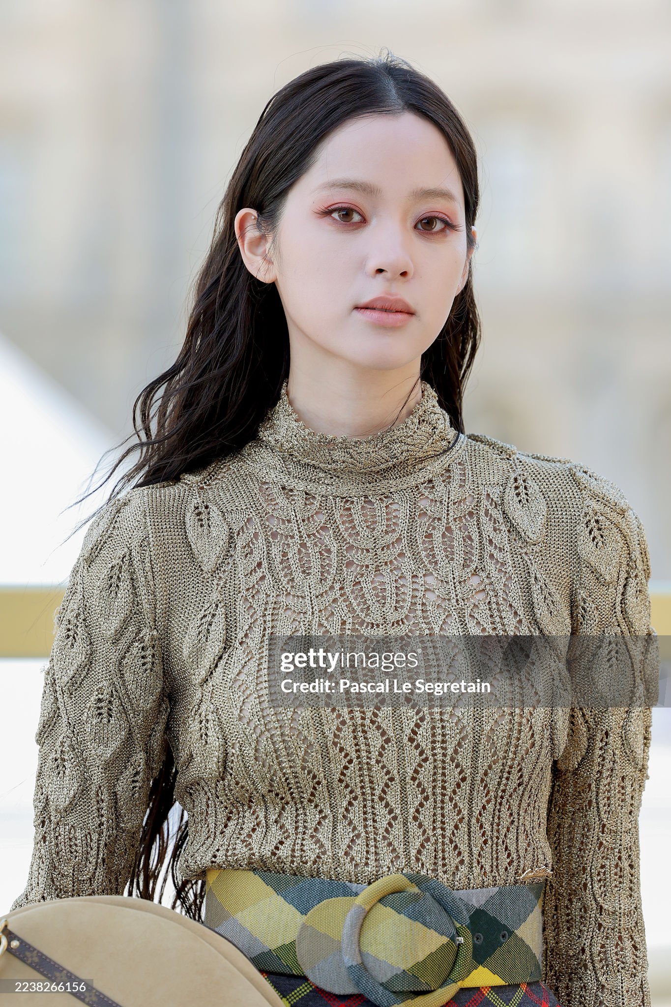 Lisa hôm nay là “búp bê sống”, cùng dàn sao khủng đổ bộ show Louis Vuitton- Ảnh 16.