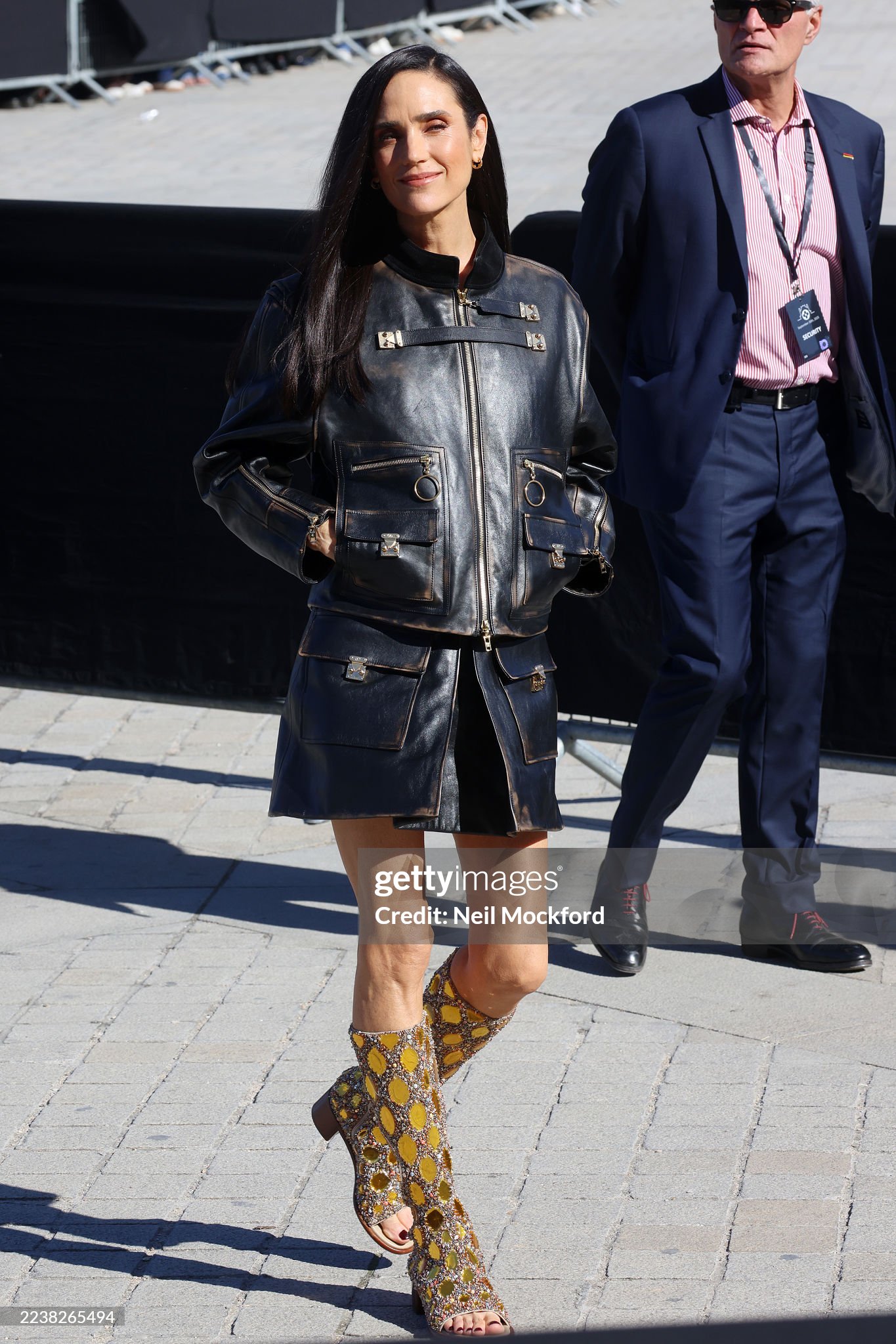 Lisa hôm nay là “búp bê sống”, cùng dàn sao khủng đổ bộ show Louis Vuitton- Ảnh 17.