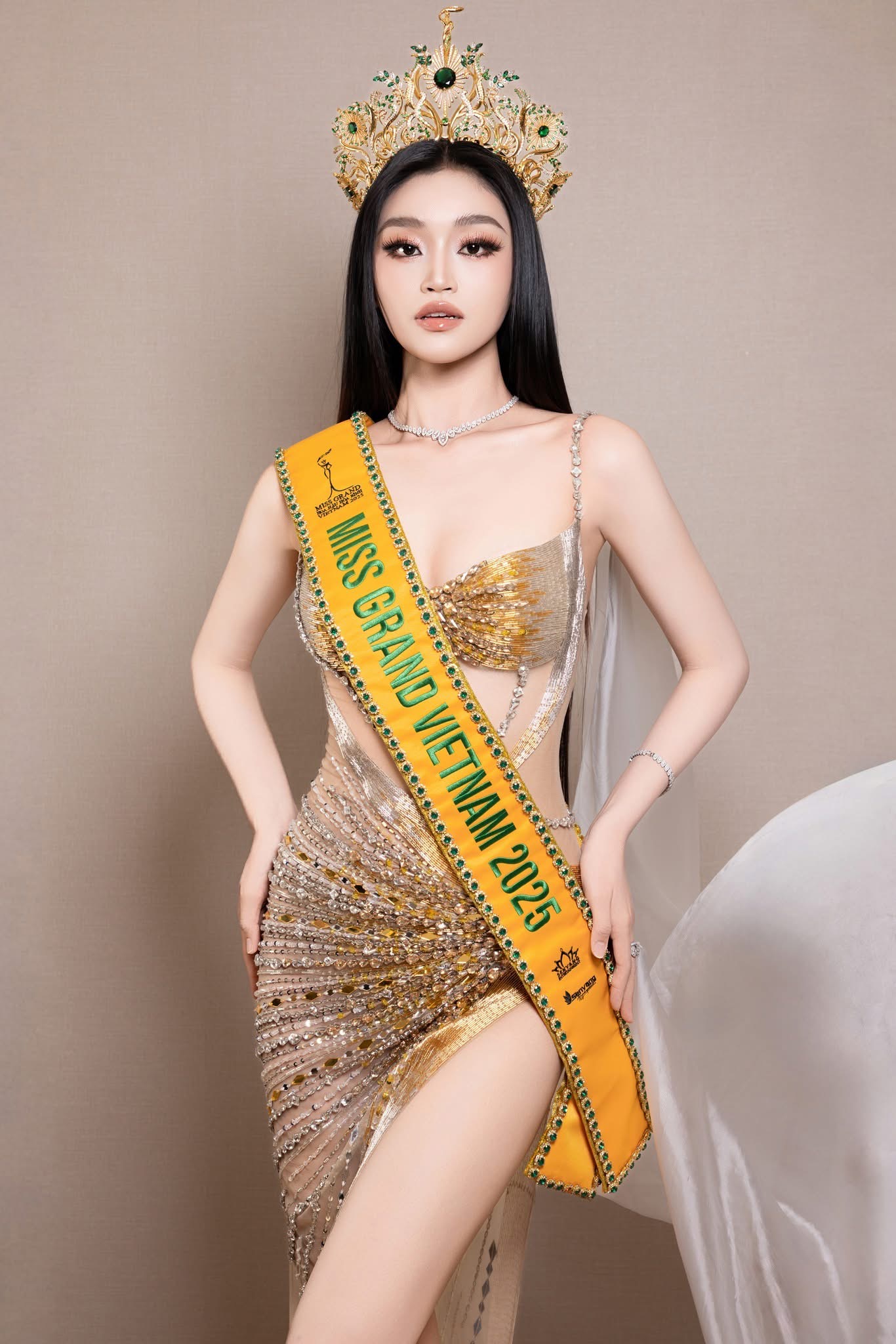 Miss Grand Yến Nhi hết bị chê, còn được so sánh với Thuỳ Tiên- Ảnh 8. Miss Grand Yến Nhi hết bị chê, còn được so sánh với Thuỳ Tiên- Ảnh 8.