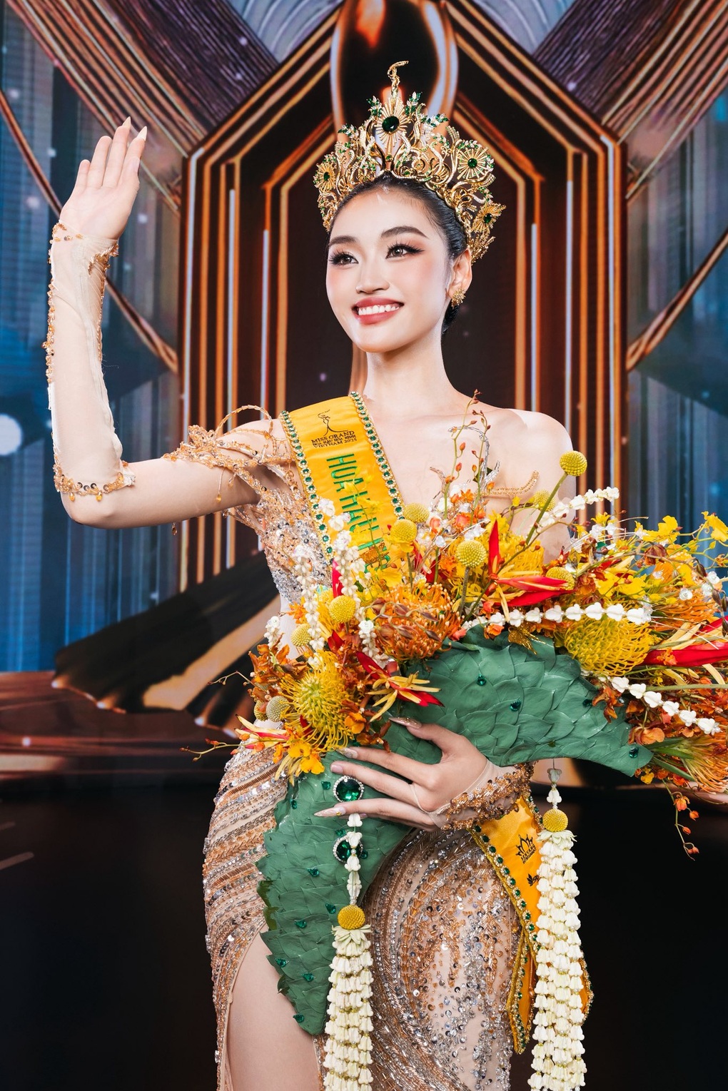 Miss Grand Yến Nhi hết bị chê, còn được so sánh với Thuỳ Tiên- Ảnh 10. Miss Grand Yến Nhi hết bị chê, còn được so sánh với Thuỳ Tiên- Ảnh 10.