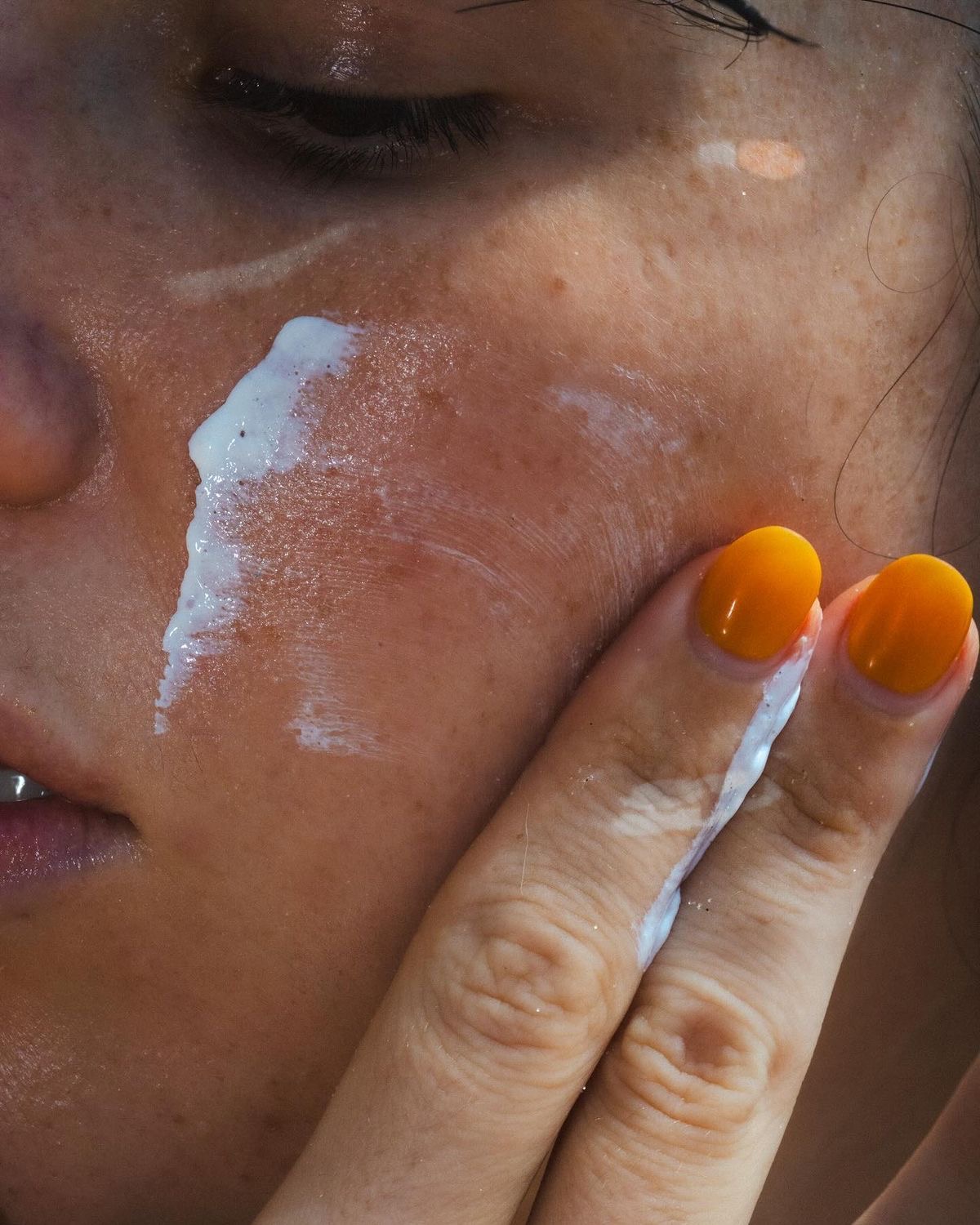 Thứ khiến da xuống sắc nhanh nhất không phải tuổi tác, mà là thói quen người Việt hay mắc- Ảnh 3.